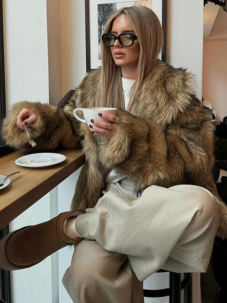 Chic Plush Short Faux Fur Coat