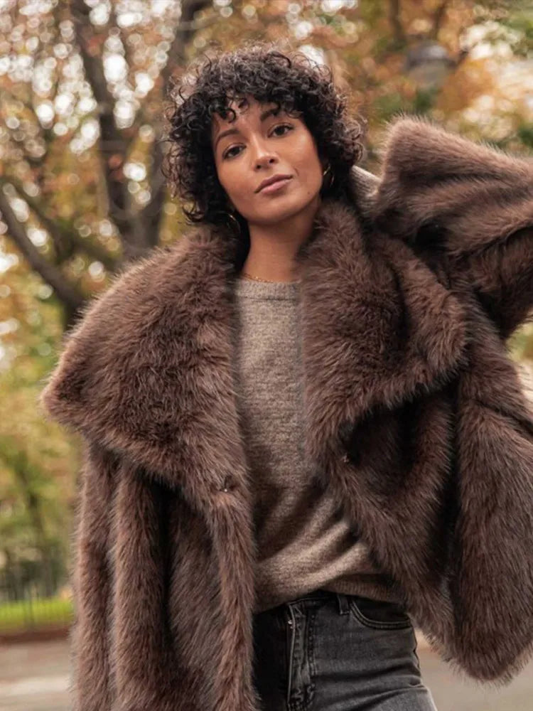 Chic Plush Short Faux Fur Coat